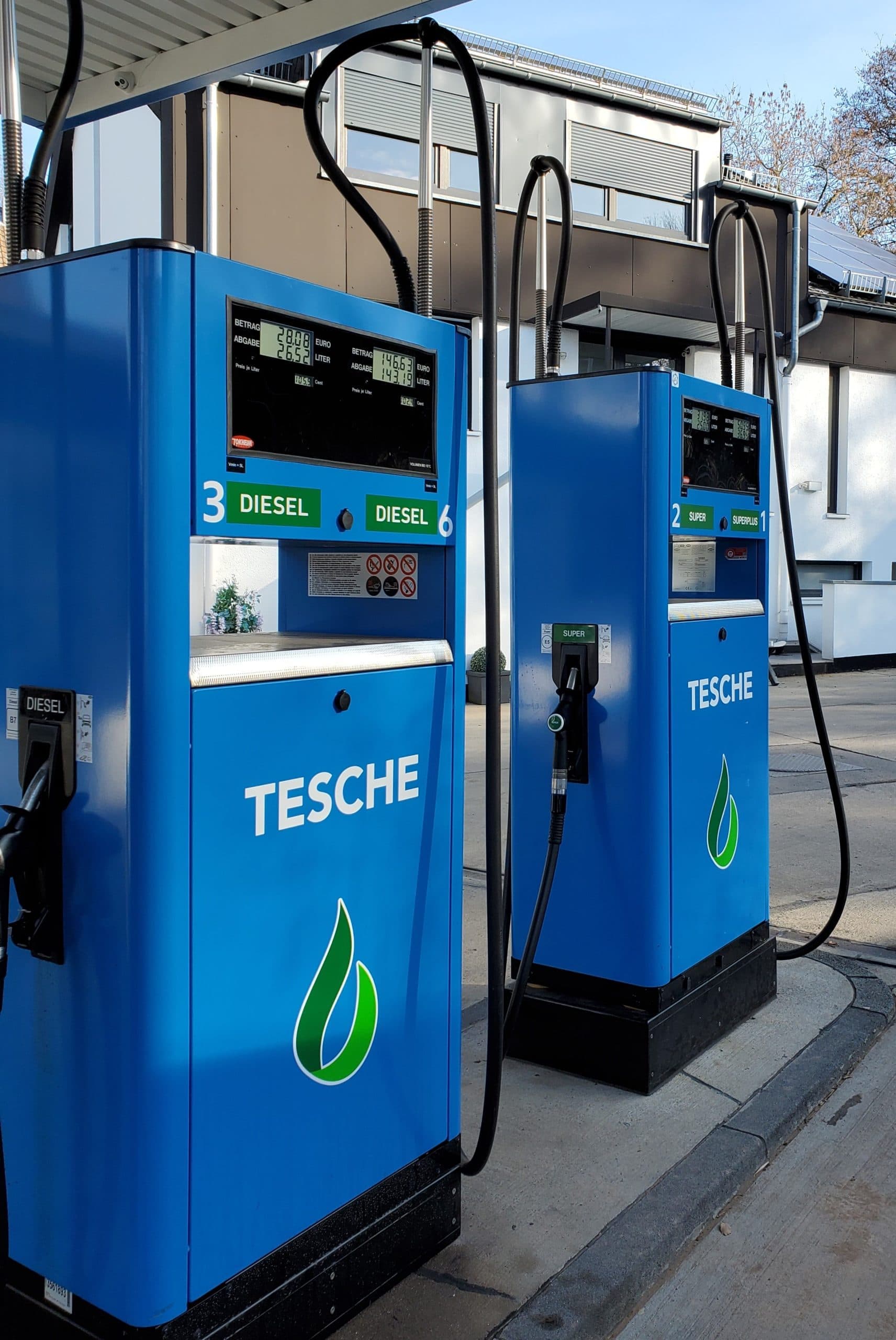 Tesche Öl Super Plus Tankstelle Remscheid — Zapfsäulen
