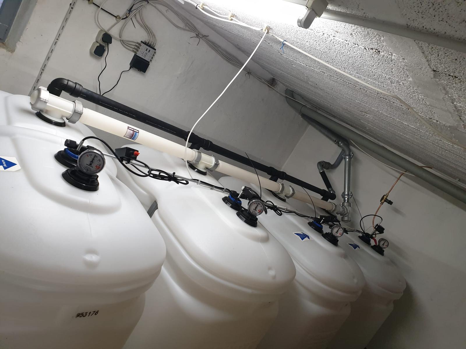 Tankneubau — Anlieferung des neuen Heizöltanks